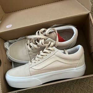 Sand platform vans